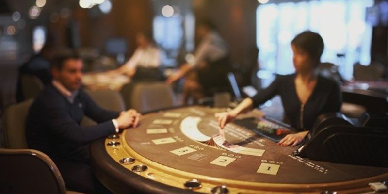 Mức lương của dealer Casino - hé lộ tiền công cực khủng